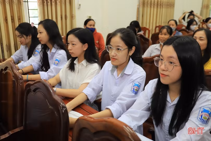 87 học sinh Hương Sơn được khen thưởng vì có thành tích cao trong các kỳ thi