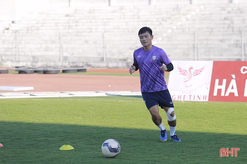 Phi Sơn, Thanh Trung trở lại tập luyện, sẵn sàng cho trận đại chiến với Nam Định