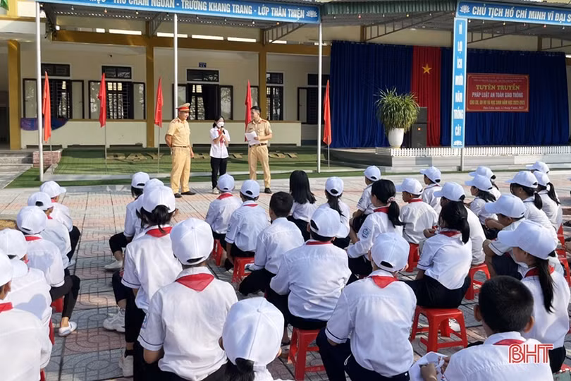Nâng cao ý thức chấp hành pháp luật về ATGT cho học sinh Hà Tĩnh