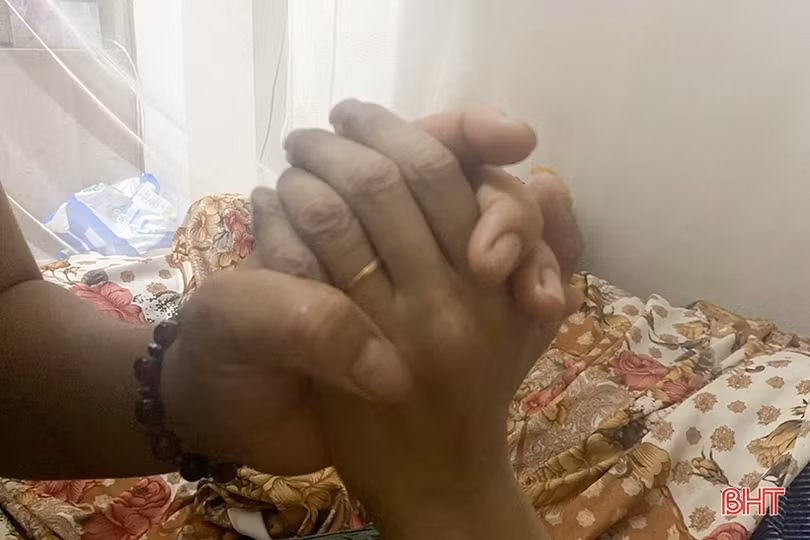 MS2215: Bố chấn thương sọ não, 4 mẹ con chưa biết ra sao ngày mai!