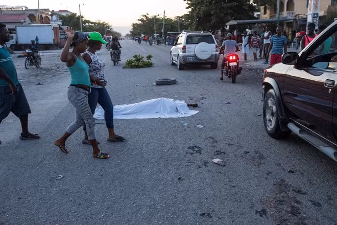 Haiti tan hoang sau động đất kinh hoàng, 1.297 người chết