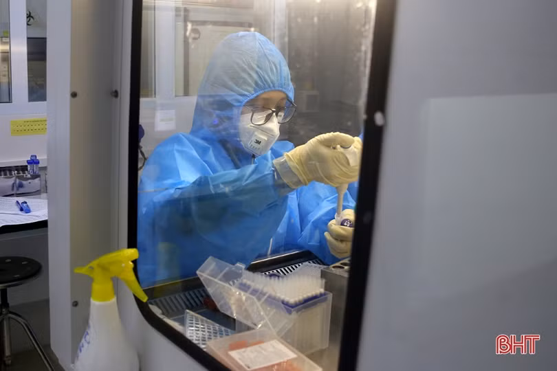 CDC Hà Tĩnh nối dài những “đêm trắng” tìm COVID-19