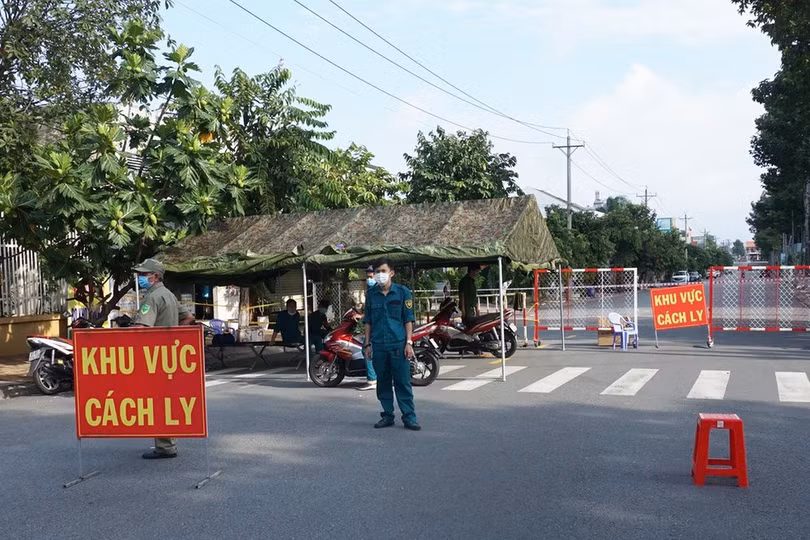 Tăng cường giãn cách xã hội và thực hiện nghiêm ngặt các biện pháp phòng chống dịch COVID-19