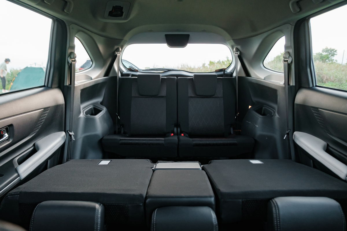 Toyota Veloz giá từ 648 triệu đồng - đối thủ mới của Mitsubishi Xpander