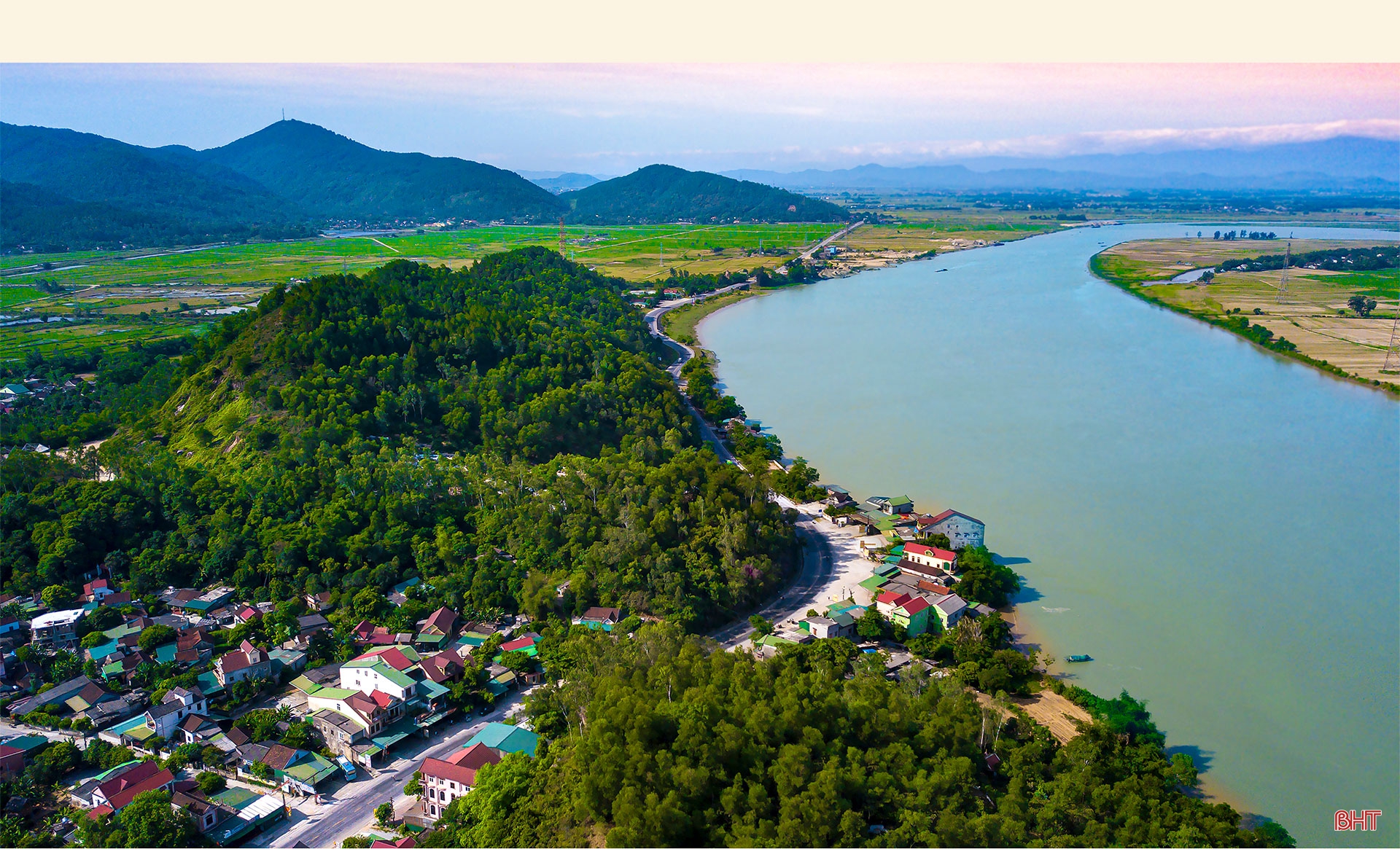 Nhân lên “sức mạnh mềm” văn hóa, khơi dậy khát vọng con người Hà Tĩnh (bài 1): Kho báu vô tận của vùng quê núi Hồng - sông La