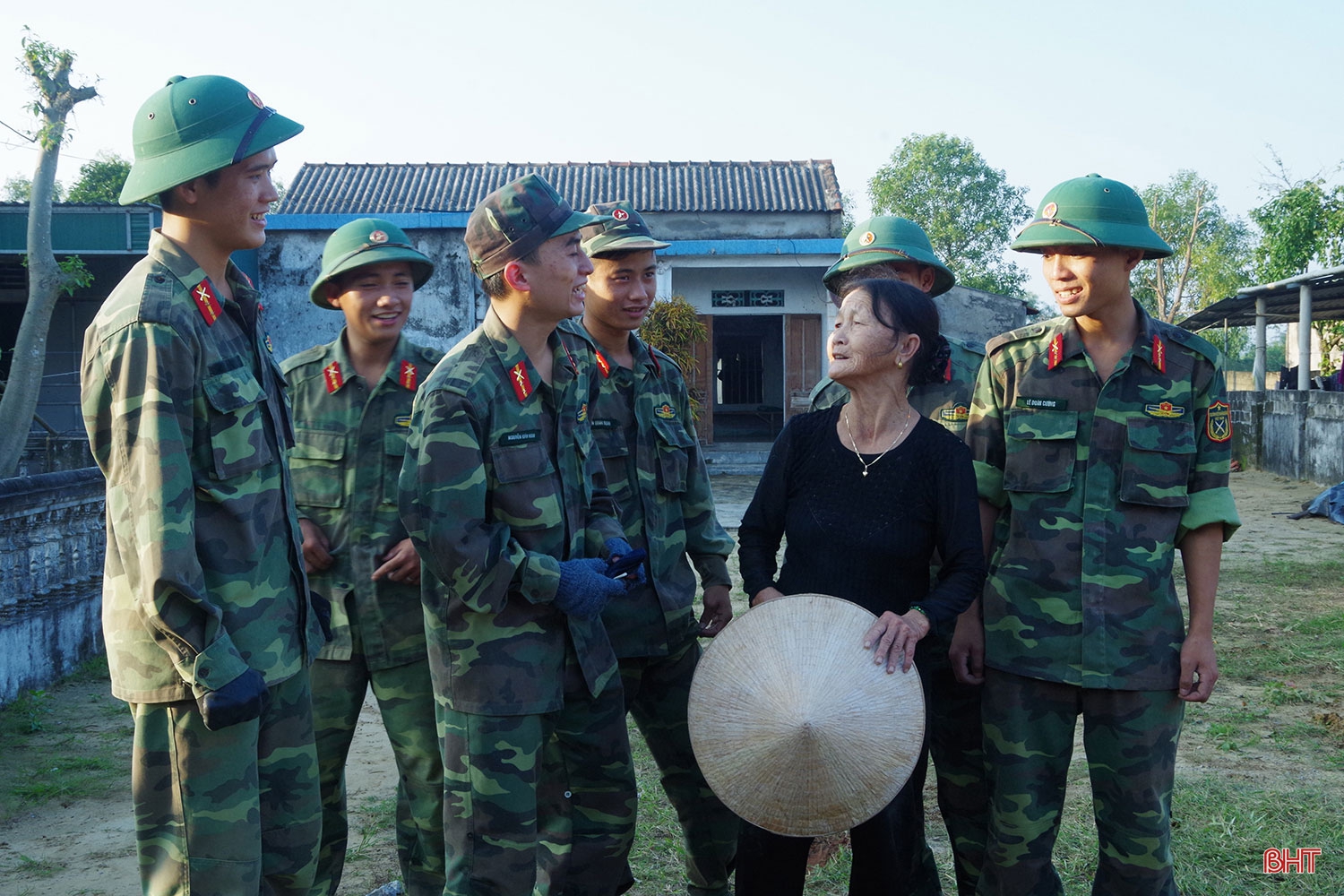 Đoàn kết, thống nhất, xây dựng lực lượng vũ trang Hà Tĩnh vững mạnh toàn diện