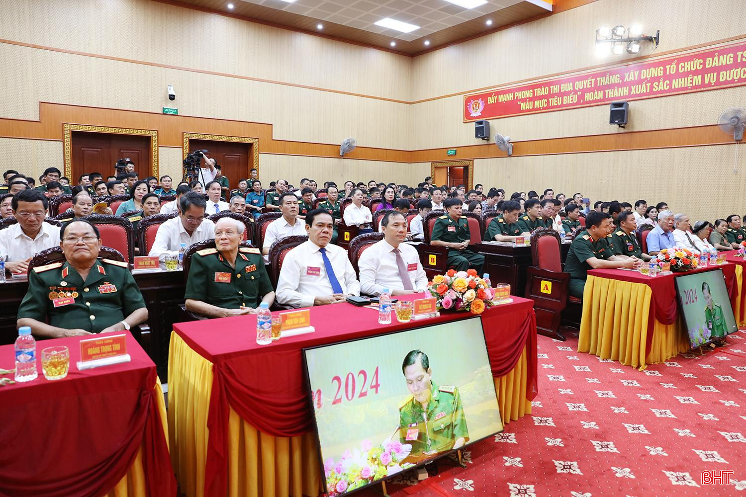 dai-bieu-1.jpg