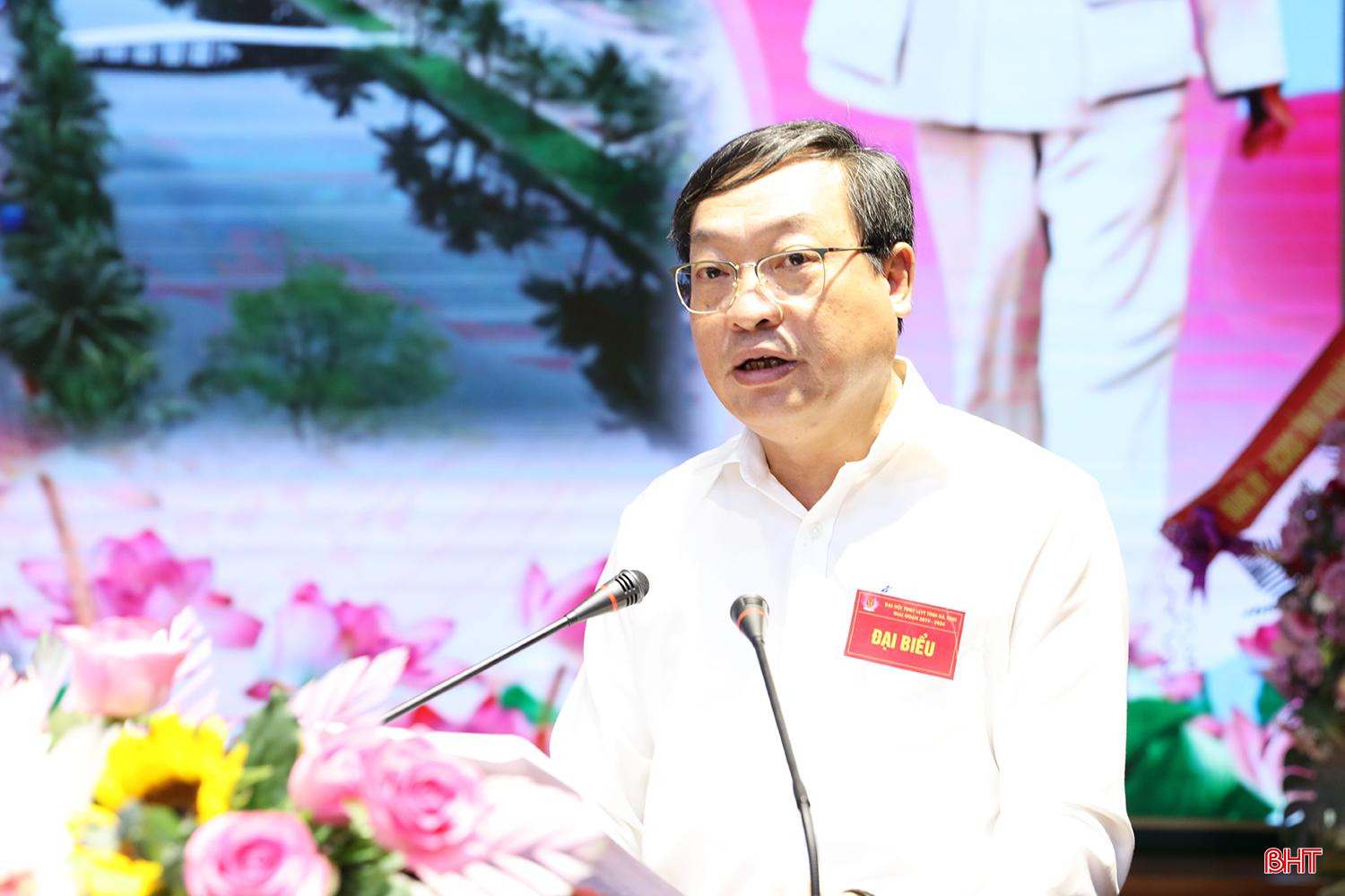 phong-nghi-xuan.jpg