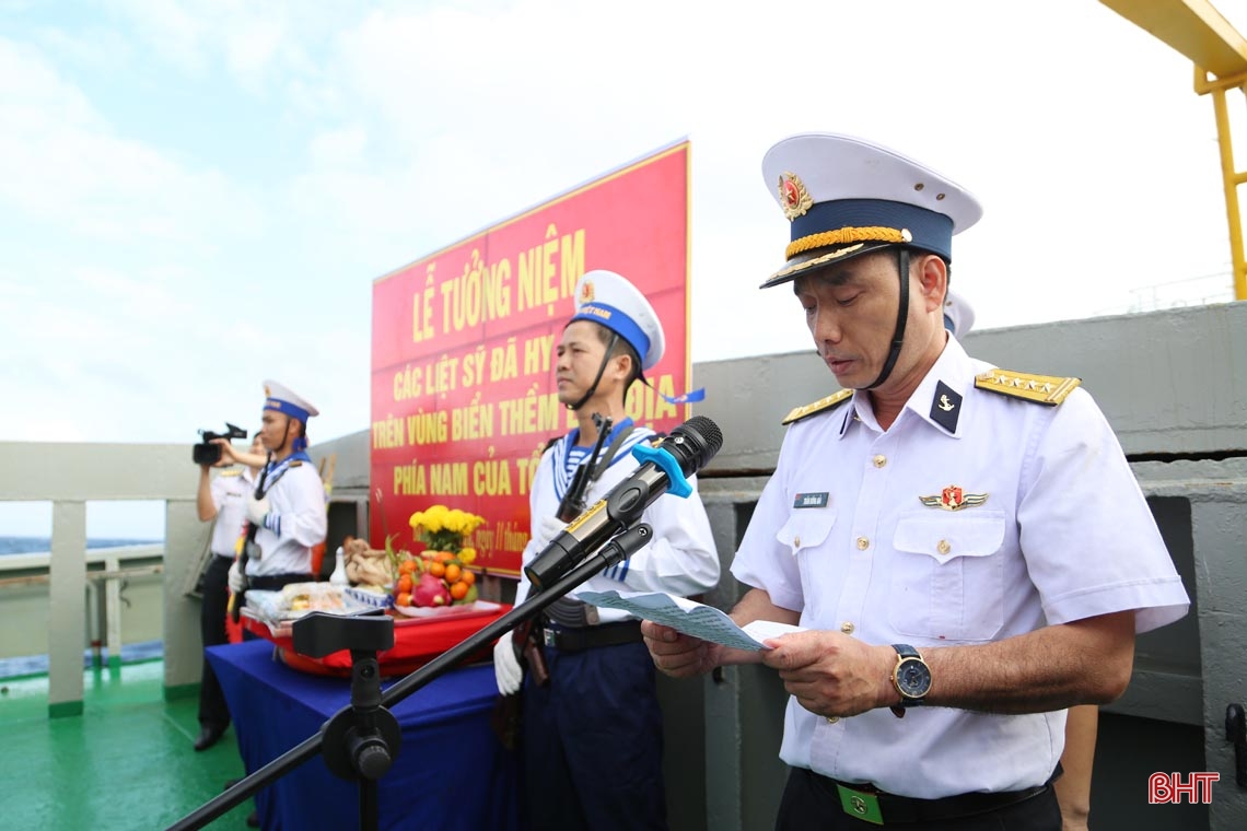 Xúc động lễ tưởng niệm các liệt sĩ hy sinh ở nhà giàn DK1