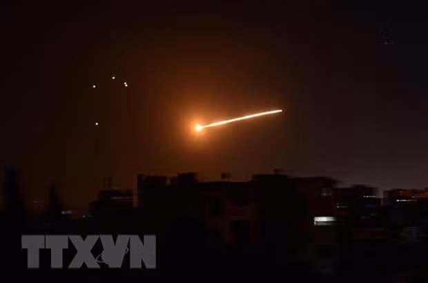 Israel không kích Syria