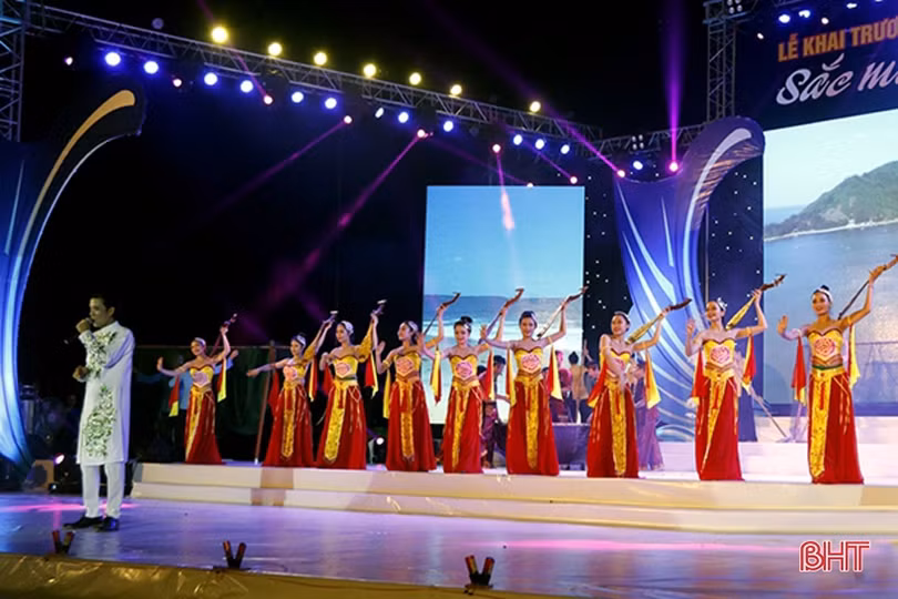 Nhà hát Nghệ thuật truyền thống Hà Tĩnh và nỗi trăn trở... bao giờ có “nhà” để “hát”?
