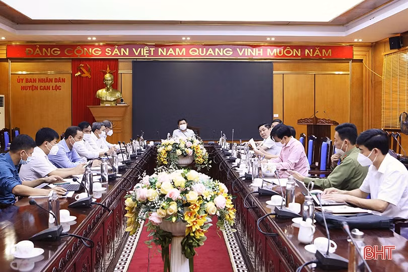 Nâng nguy cơ dịch COVID-19 ở Tùng Lộc lên mức trung bình