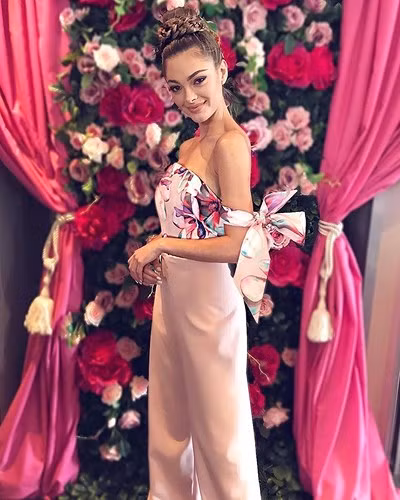 ngam nhan sac nong bong quyen ru cua tan hoa hau hoan vu 2017