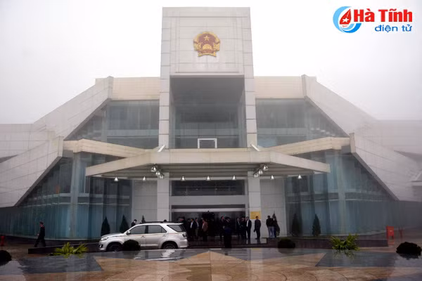 khanh thanh nha lien hop cua khau cau treo ket hop quoc mon
