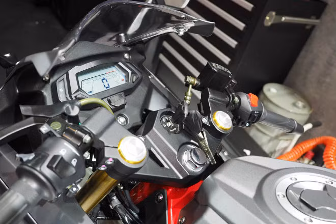 soc moto dep nhu sieu xe ducati gia chi 44 4 trieu dong