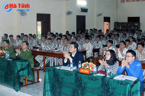 giup pham nhan trai giam xuan ha tai hoa nhap cong dong