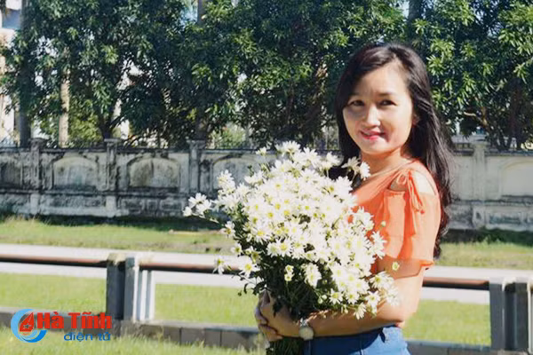 nguoi ha tinh xon xao cho don mua cuc hoa mi