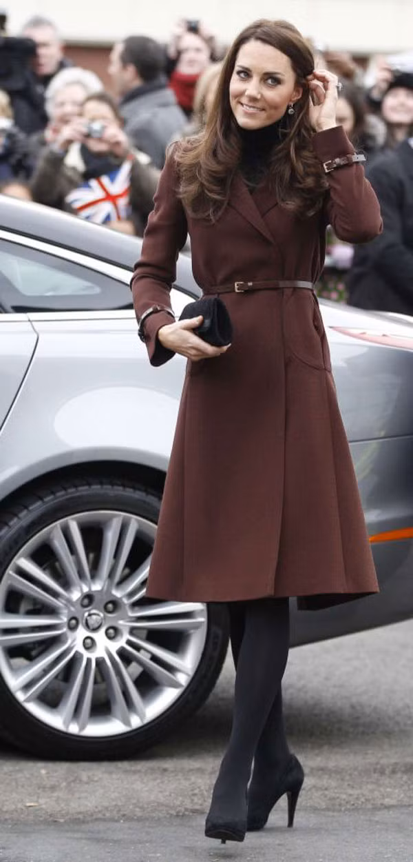 goi y dien ao choang tu style cua cong nuong kate