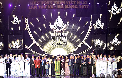 Liên hoan phim Việt Nam lần thứ 20 khép lại sau 5 ngày đầy ắp các hoạt động sôi nổi tại Đà Nẵng. phim em chua 18 doat bong sen vang
