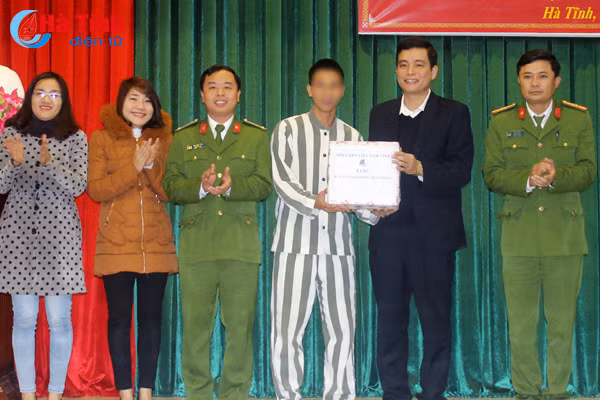 giup pham nhan trai giam xuan ha tai hoa nhap cong dong