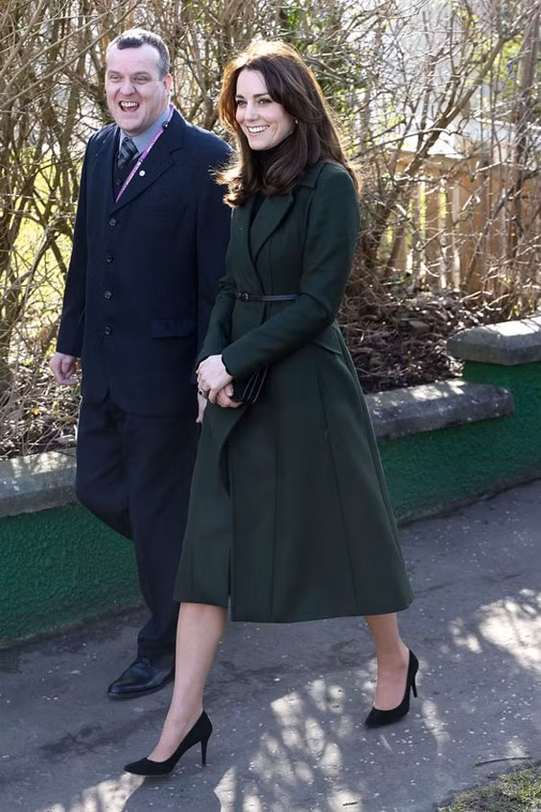 goi y dien ao choang tu style cua cong nuong kate