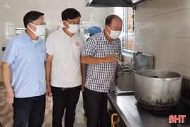 Hà Tĩnh triển khai đợt cao điểm về an toàn thực phẩm tại bếp ăn trường học