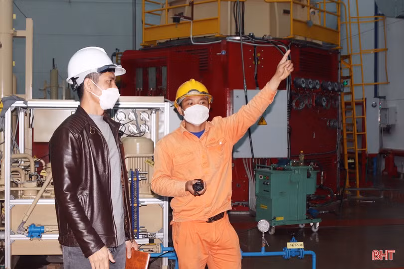Có gì trong Nhà máy Thủy điện Ngàn Trươi