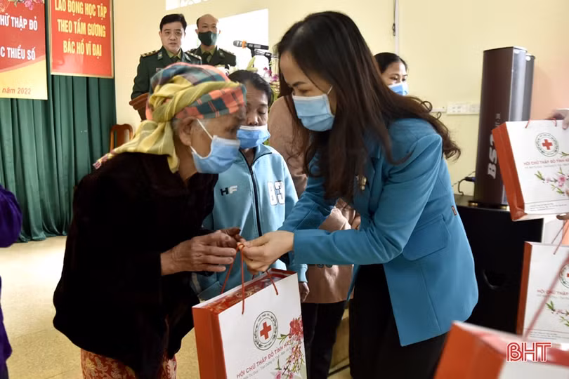 Nâng cao chất lượng, hiệu quả phối hợp hoạt động nhân ái giữa Hội Chữ thập đỏ và Bộ chỉ huy BĐBP Hà Tĩnh