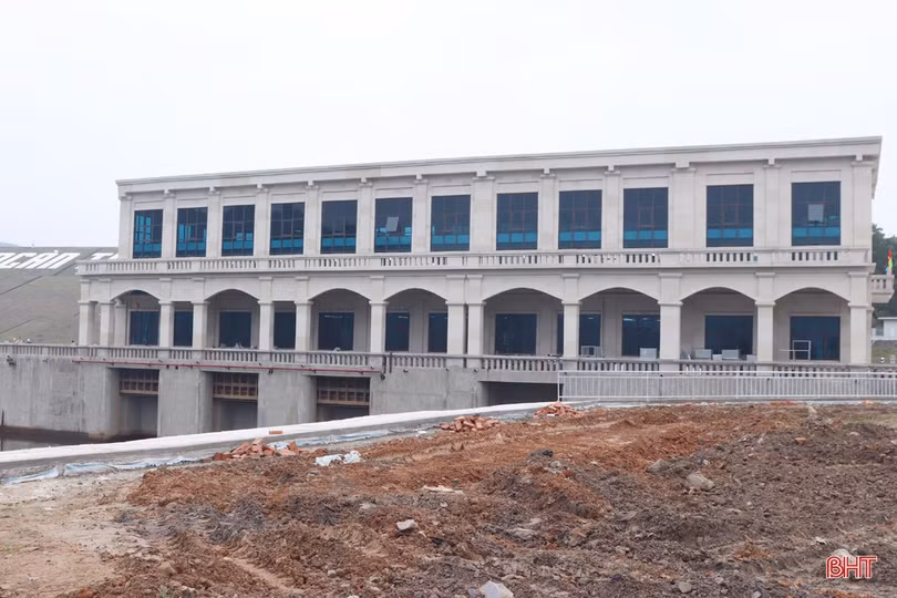 Có gì trong Nhà máy Thủy điện Ngàn Trươi