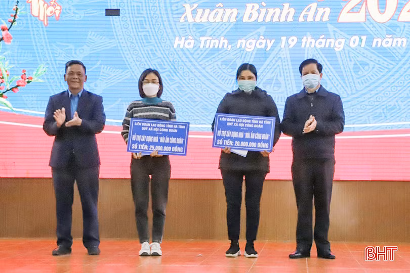 Người lao động ngành y tế Hà Tĩnh vui “Tết sum vầy - Xuân bình an”