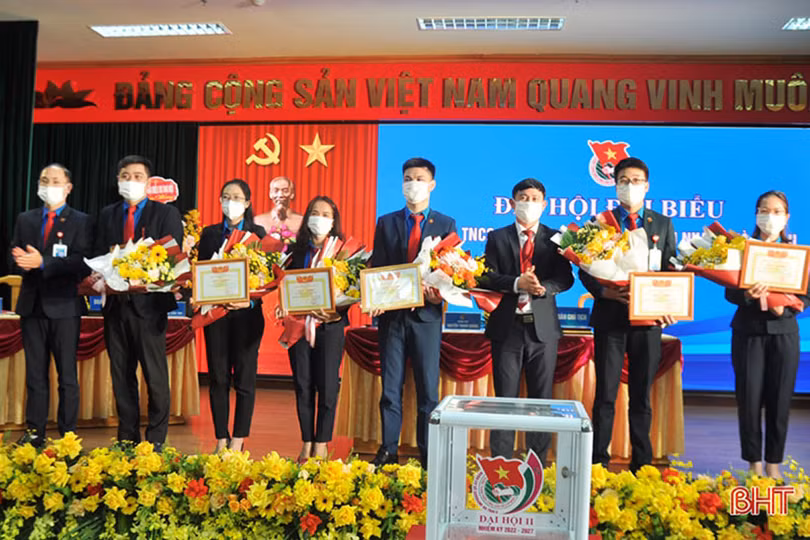 Góp sức xây dựng thương hiệu Agribank Hà Tĩnh II ngày càng lớn mạnh