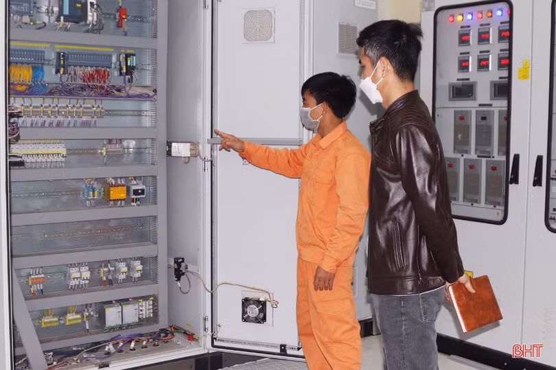 Có gì trong Nhà máy Thủy điện Ngàn Trươi