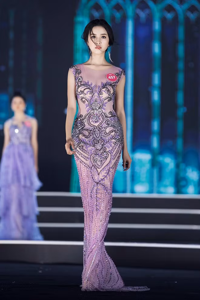 Thí sinh Hoa hậu Việt Nam lộng lẫy trong thiết kế dạ hội