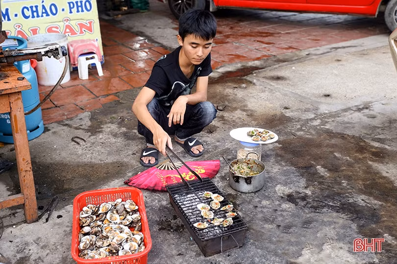 Biển Hà Tĩnh tấp nập du khách đến nghỉ lễ Quốc khánh