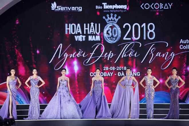 Thí sinh Hoa hậu Việt Nam lộng lẫy trong thiết kế dạ hội