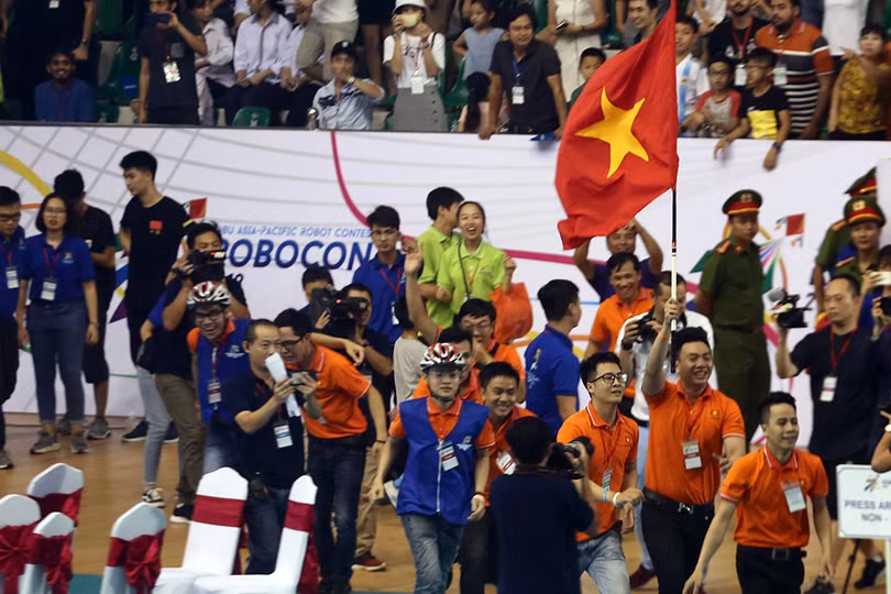Việt Nam vô địch ABU Robocon 2018