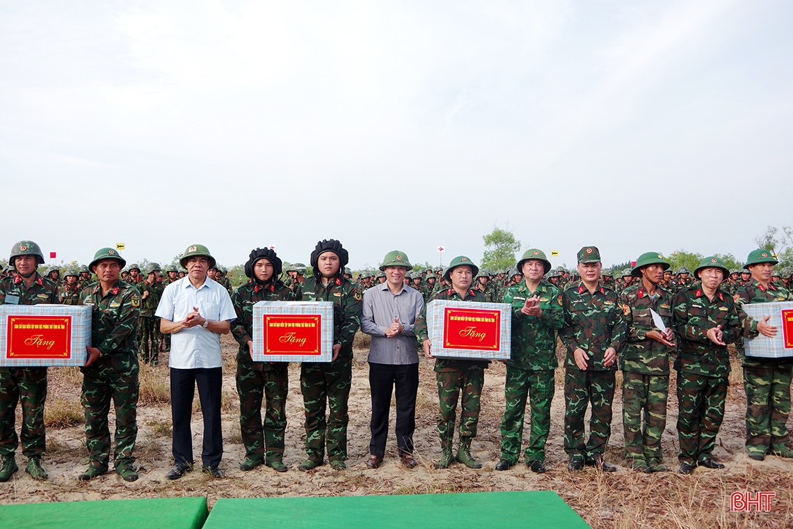 Hoàn thiện công sự, hầm hào, sẵn sàng diễn tập khu vực phòng thủ tỉnh Hà Tĩnh