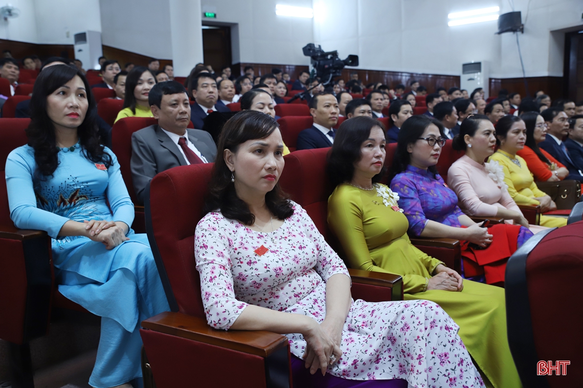 Đại hội Đại biểu Đảng bộ Hà Tĩnh lần thứ XIX tích cực thảo luận các giải pháp phát triển trong nhiệm kỳ mới