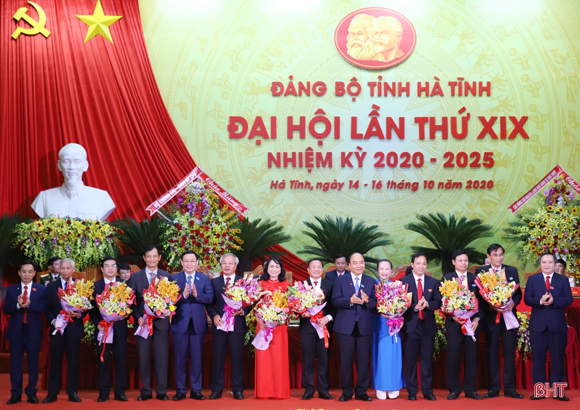 Toàn cảnh Đại hội Đảng bộ Hà Tĩnh lần thứ XIX, nhiệm kỳ 2020 - 2025