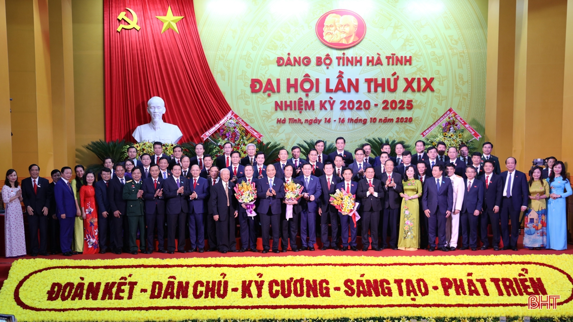 Toàn cảnh Đại hội Đảng bộ Hà Tĩnh lần thứ XIX, nhiệm kỳ 2020 - 2025