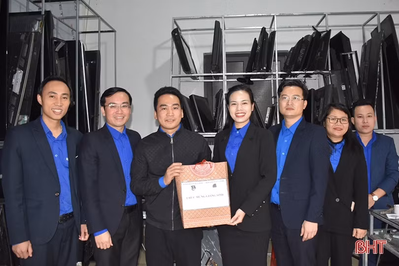 Tỉnh đoàn, Hội LHTN Hà Tĩnh chúc mừng Giáng sinh tại các địa bàn