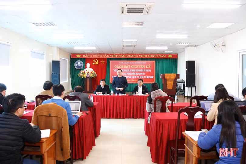 Đoàn ĐBQH tỉnh giám sát về phòng, chống dịch COVID-19 tại CDC Hà Tĩnh