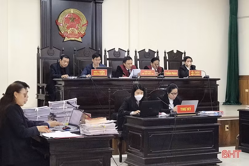 Xét xử vụ án có số bị cáo, bị hại lớn nhất từ trước đến nay tại Hà Tĩnh