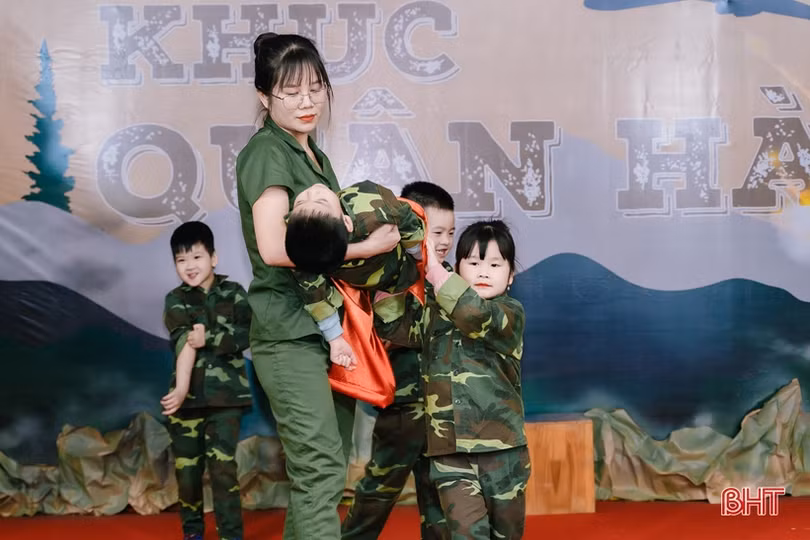 Đặc sắc “Khúc quân hành” của các bé Trường Mầm non Trung Kiên