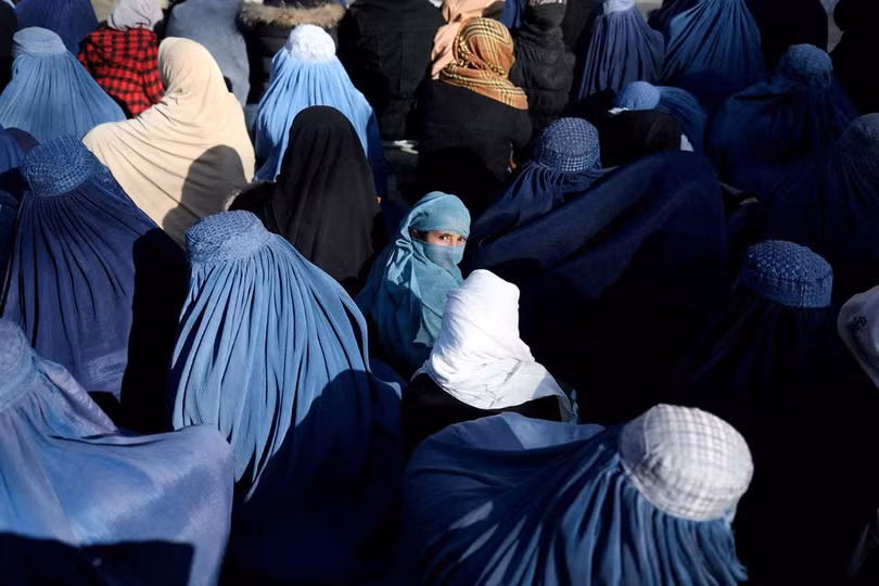 Lãnh đạo thế giới chỉ trích Taliban cấm nữ sinh học đại học