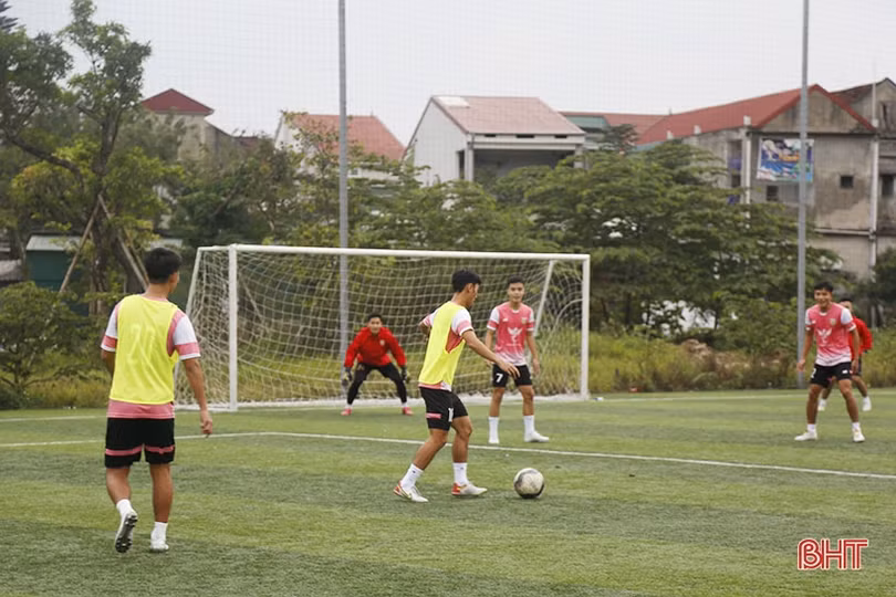 Tứ kết U21 quốc gia: Hồng Lĩnh Hà Tĩnh và thử thách mang tên Đông Á Thanh Hóa