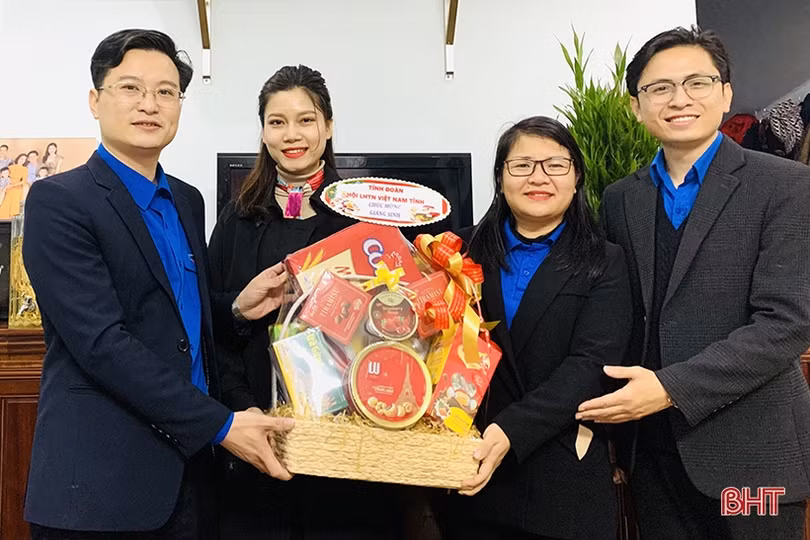 Tỉnh đoàn, Hội LHTN Hà Tĩnh chúc mừng Giáng sinh tại các địa bàn