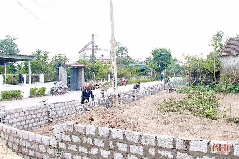 Cụ bà ở Hà Tĩnh hiến đất trị giá gần 800 triệu đồng mở đường giao thông