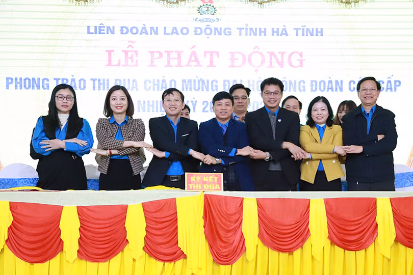 Công đoàn Hà Tĩnh phát động phong trào thi đua chào mừng đại hội công đoàn các cấp 