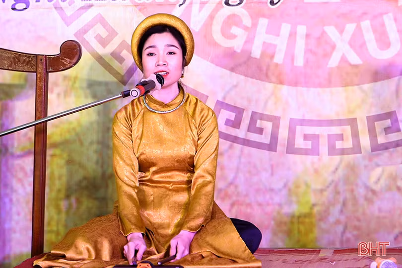 Những thí sinh ấn tượng tại Liên hoan ca trù huyện Nghi Xuân